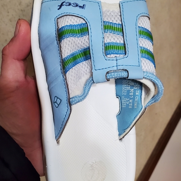 EUC womens reef slides, awesome condition. size M's 7 or W's 8 - Picture 7 of 9